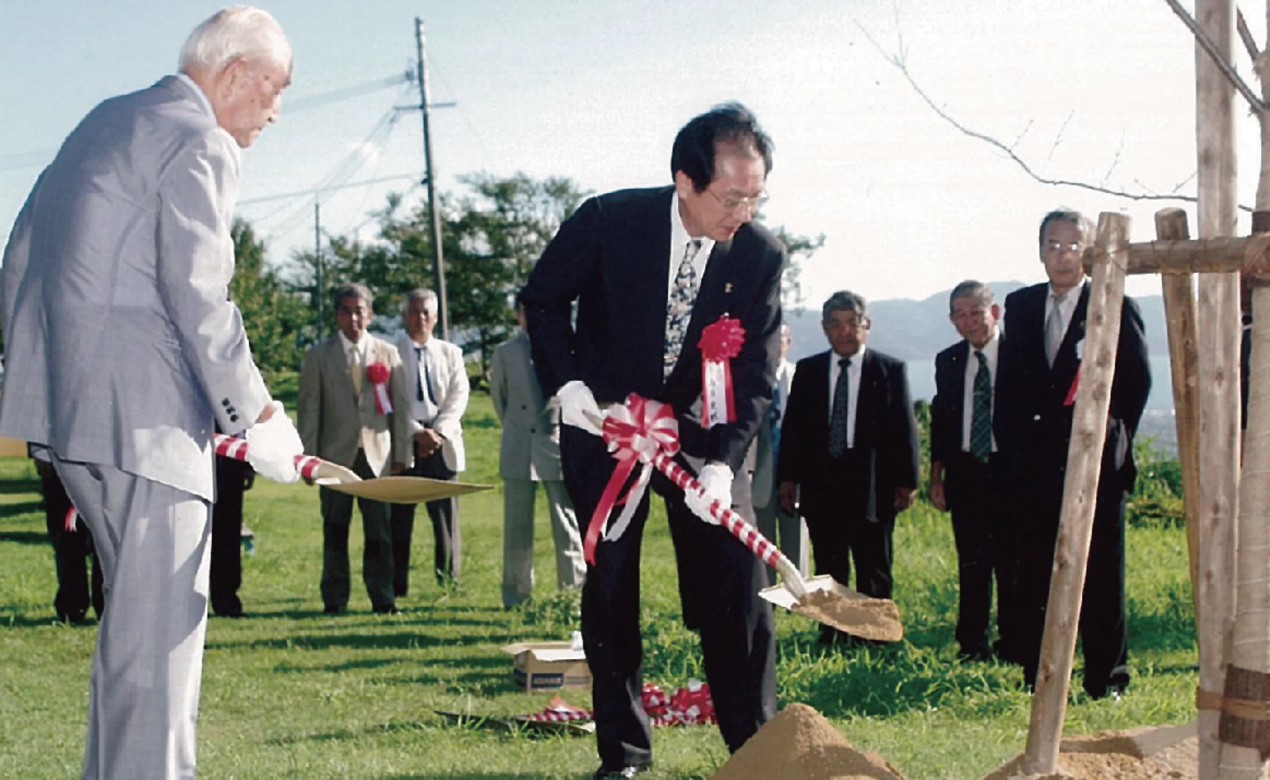 琴平岳に吉野桜を記念植樹