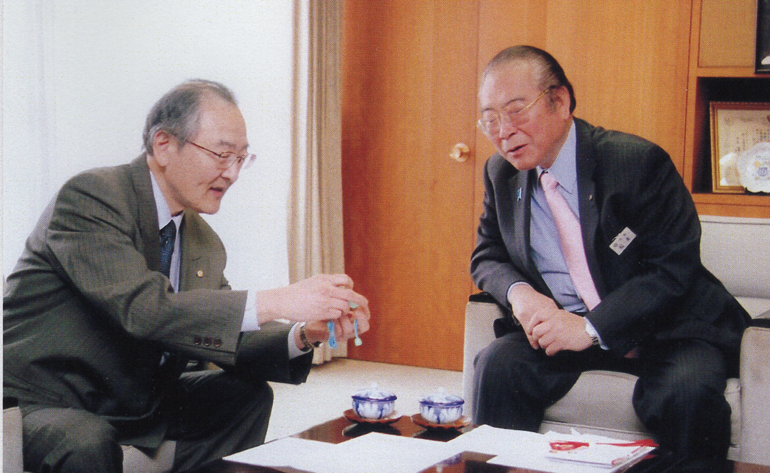 防犯ブザー寄贈で大村市長を訪問